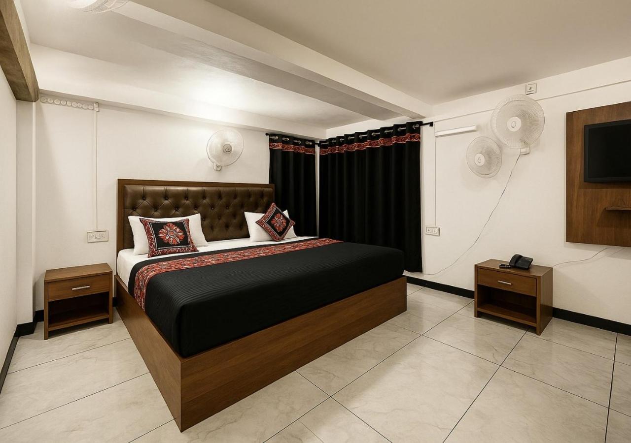 Stay Guru Usha Residency Bhuj Exterior photo