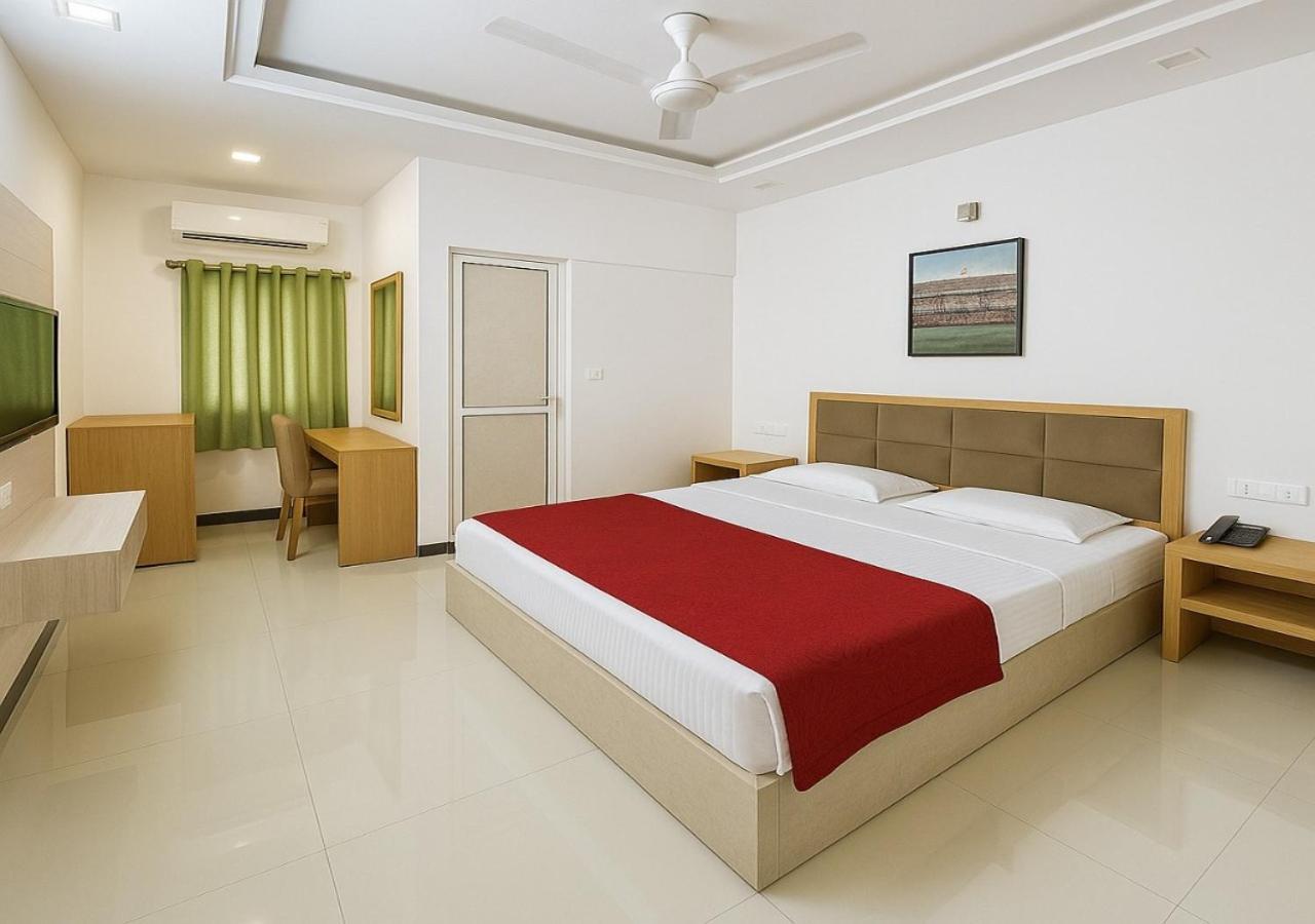 Stay Guru Usha Residency Bhuj Exterior photo